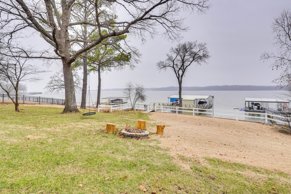 Lakefront Home w/ Private Dock in Grove