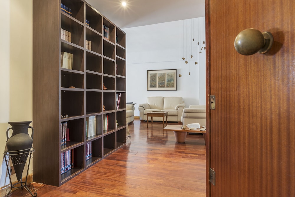 Portaportese Wooden Flat