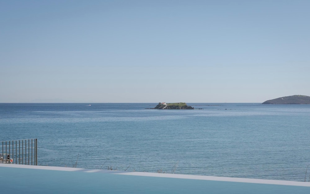 Luxurious Seafront Villa Karystos