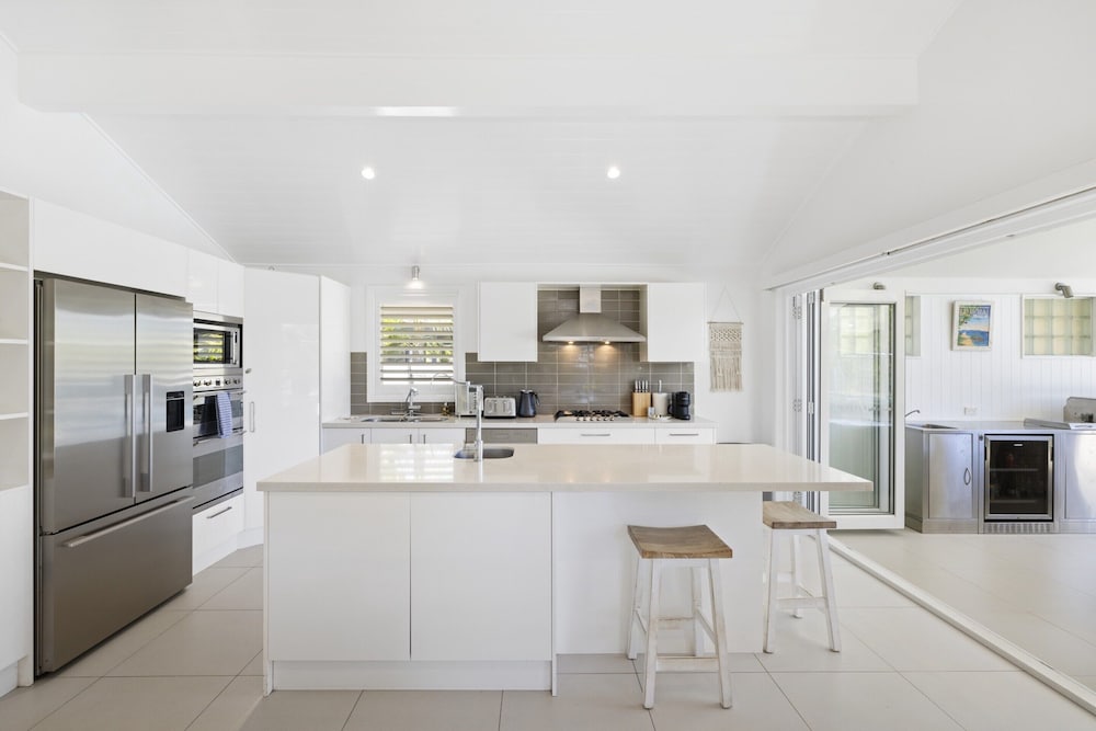 Spacious 4-bed Home Near Avalon Beach