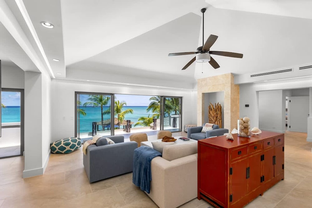 Newly Renovated Notos Cove Villa Property