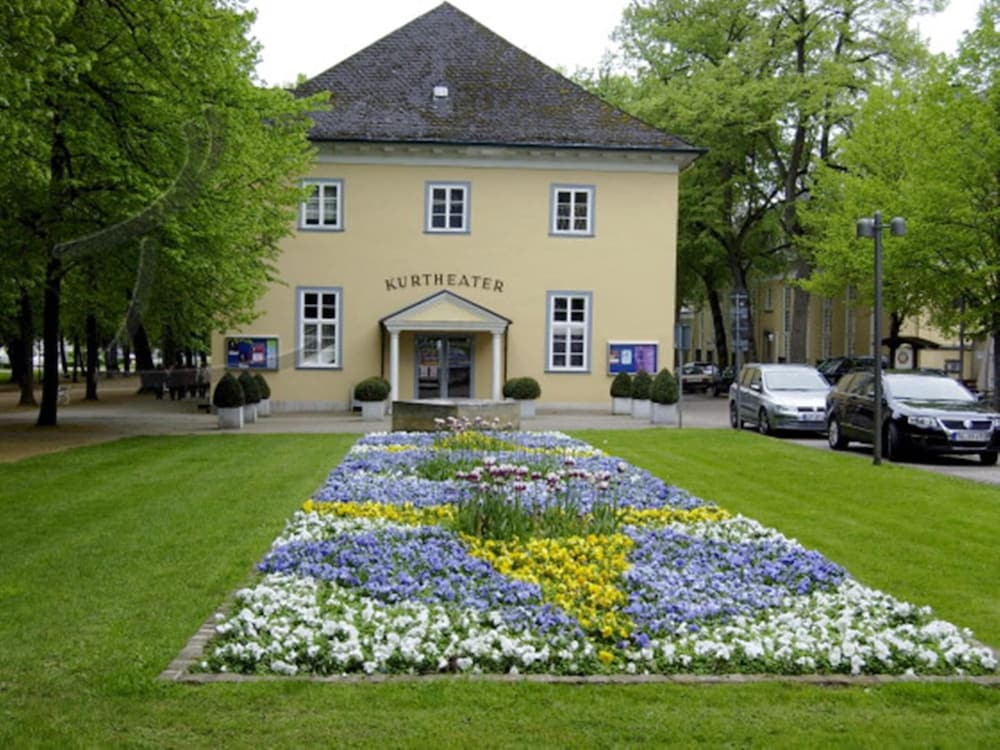 Spacious Apartment in Weser Uplands With Garden