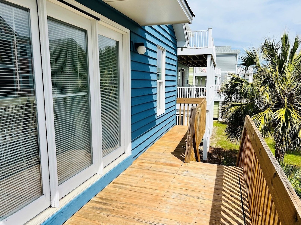 Tradewinds 4 Bedroom Home by RedAwning