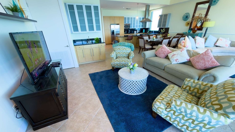 Penthouse Jr Unrivaled Luxury Insane Views 3 Bedroom Apts
