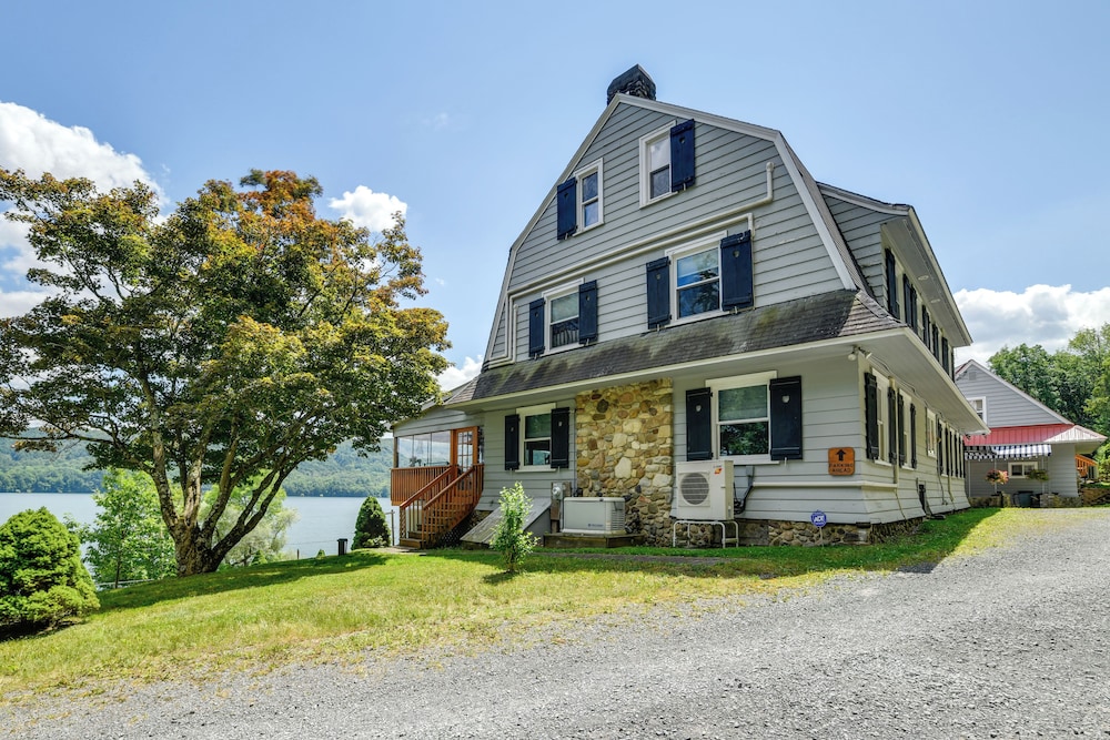Hatch's Landing: Lake Ostego Home
