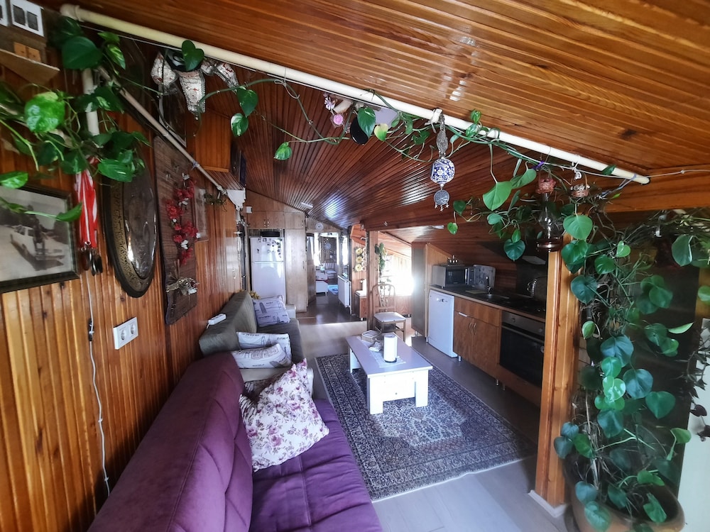 Aydemir apartmanı