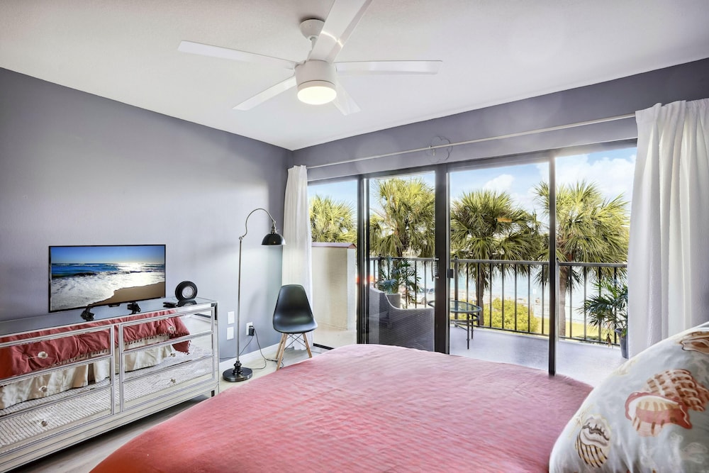 Land's End 1-306 Bay Front- Premier