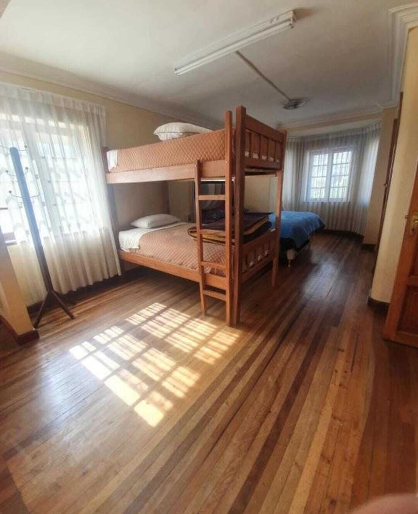 Nomada Hostal
