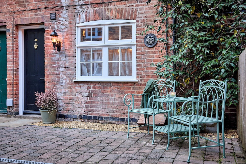 The Knitters House