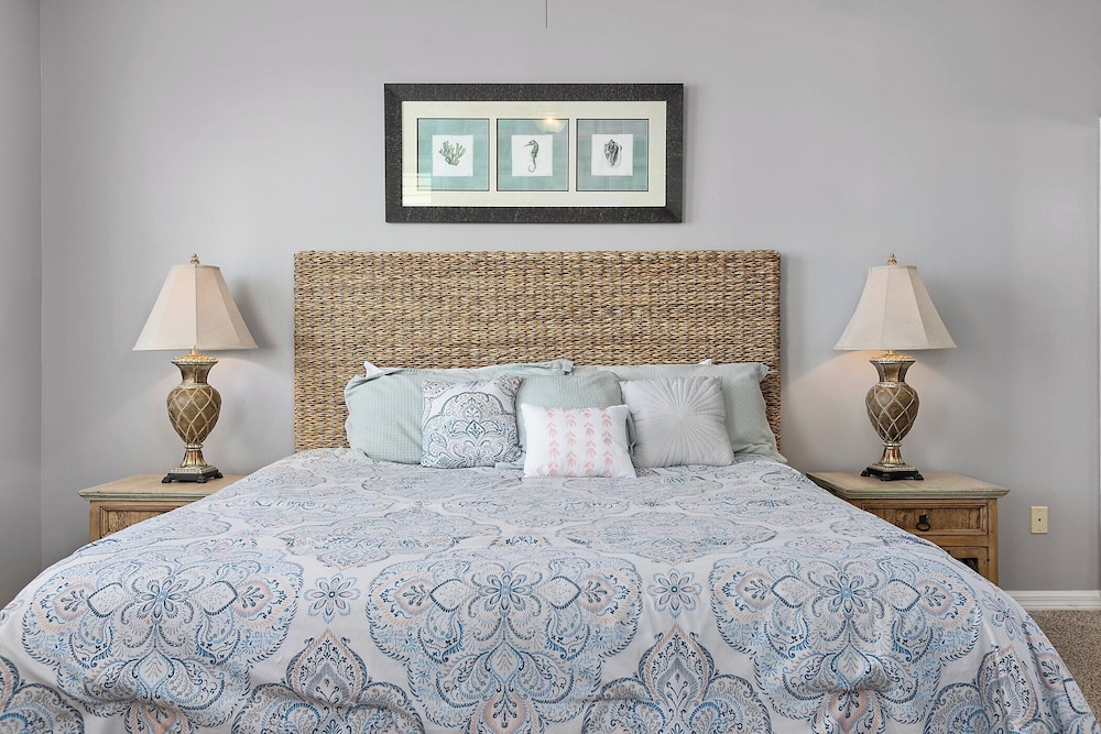 Emerald Key by Southern Vacation Rentals