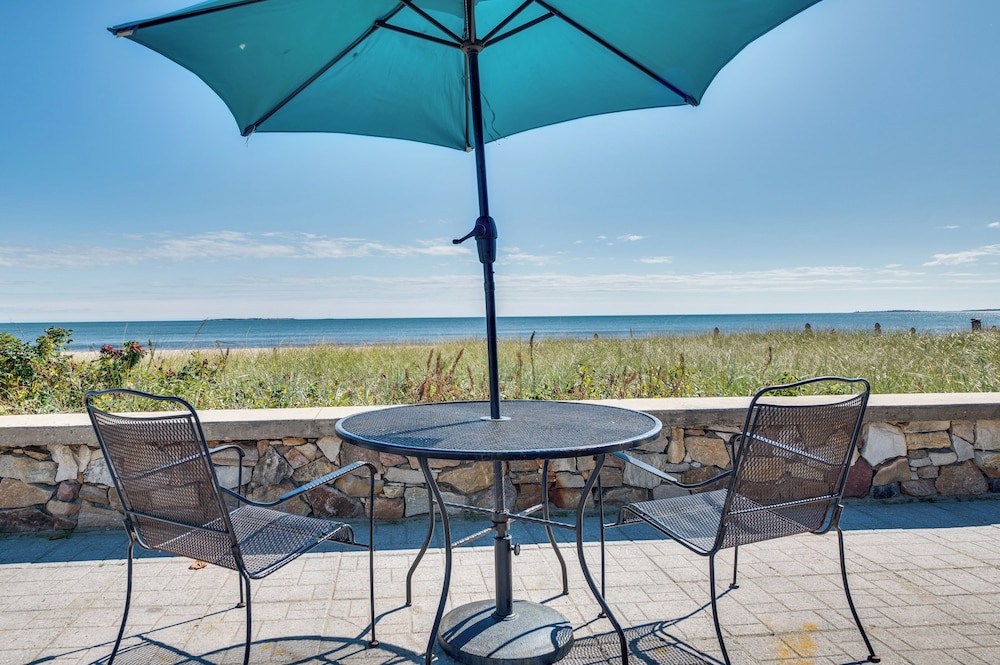 'beachfront 13' Condo on Old Orchard Beach