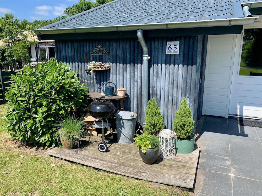 Bungalow for 4 Persons With South-facing Terrace