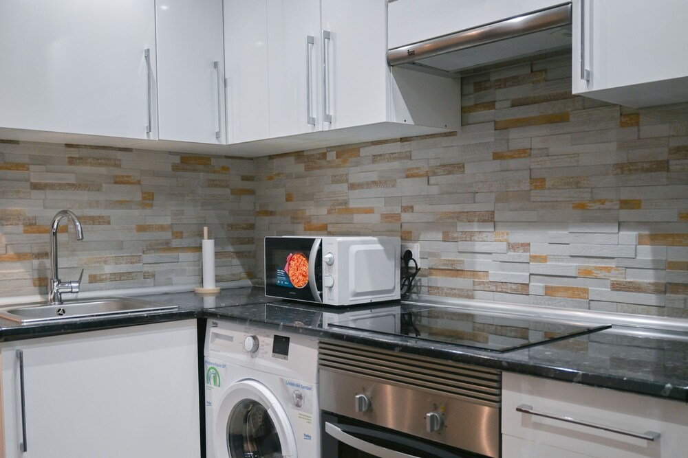 M Sen1692 Amplio Apartamento con Balc n en Calle
