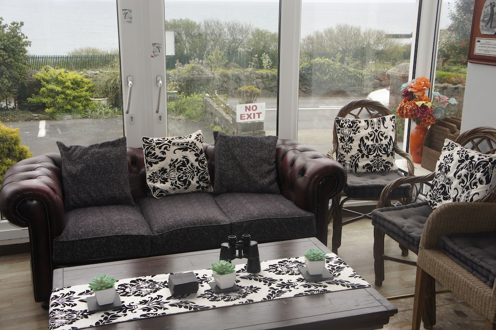 Plas Isa Hotel