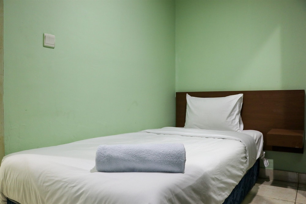 Cozy Living 2Br At City Home Apartment Near Moi Kelapa Gading view 3