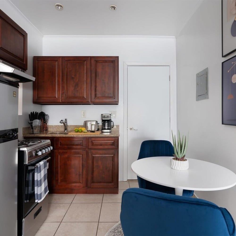 501-2fw Gorgeous Upper East Side Studio