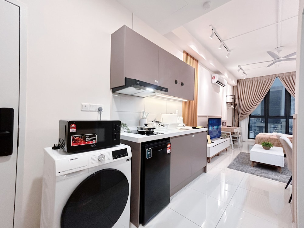 Majestic Residence by Manhattan Group