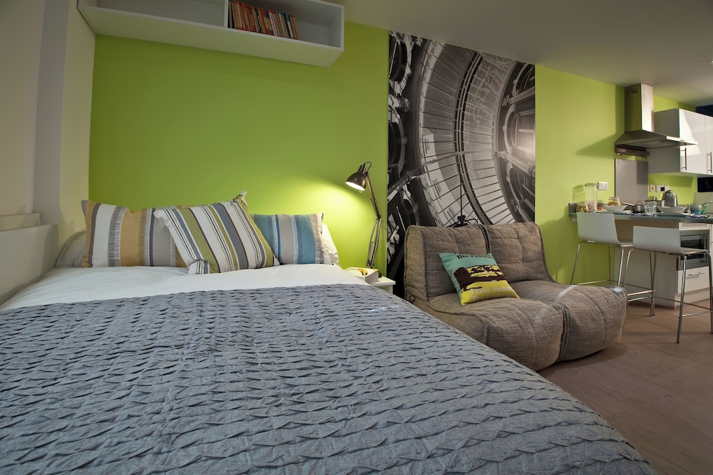 Student Only Summit House