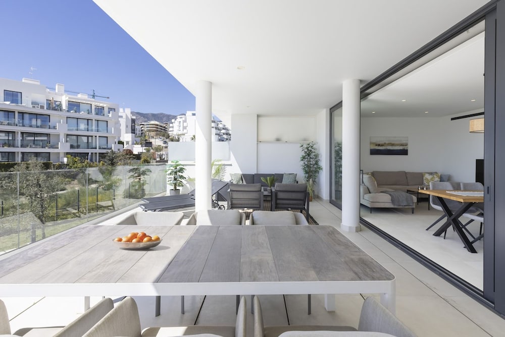 Stylish Apartment With Large Terrace in Higueron