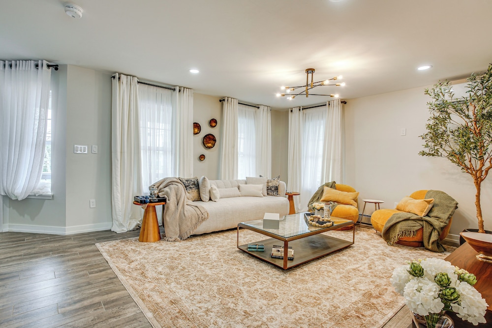 Luxe Atlantic City Stay: Walk to Beach & Boardwalk