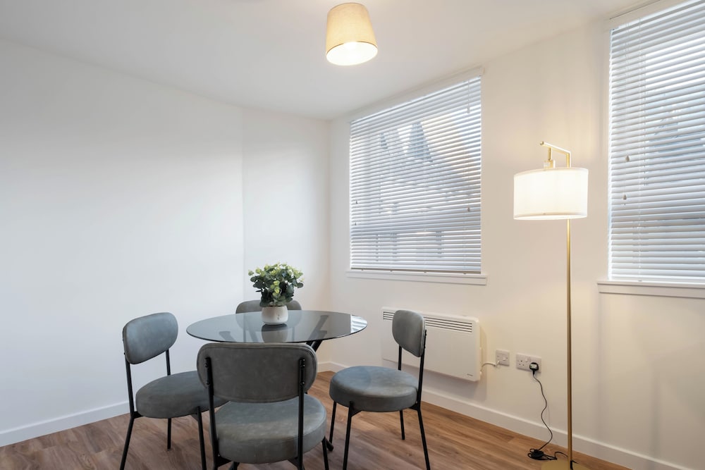 City Point Apartments by Guestz