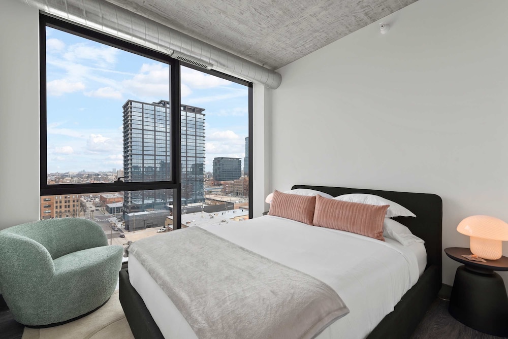 Design Views in Fulton Market The Frame