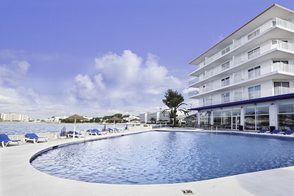 Hotel azuLine Hoteles Mar Amantis & Mar Amantis II - Image 1