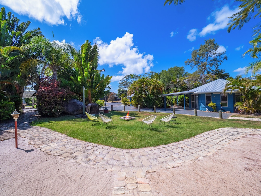 Boyne Island Motel and Villas