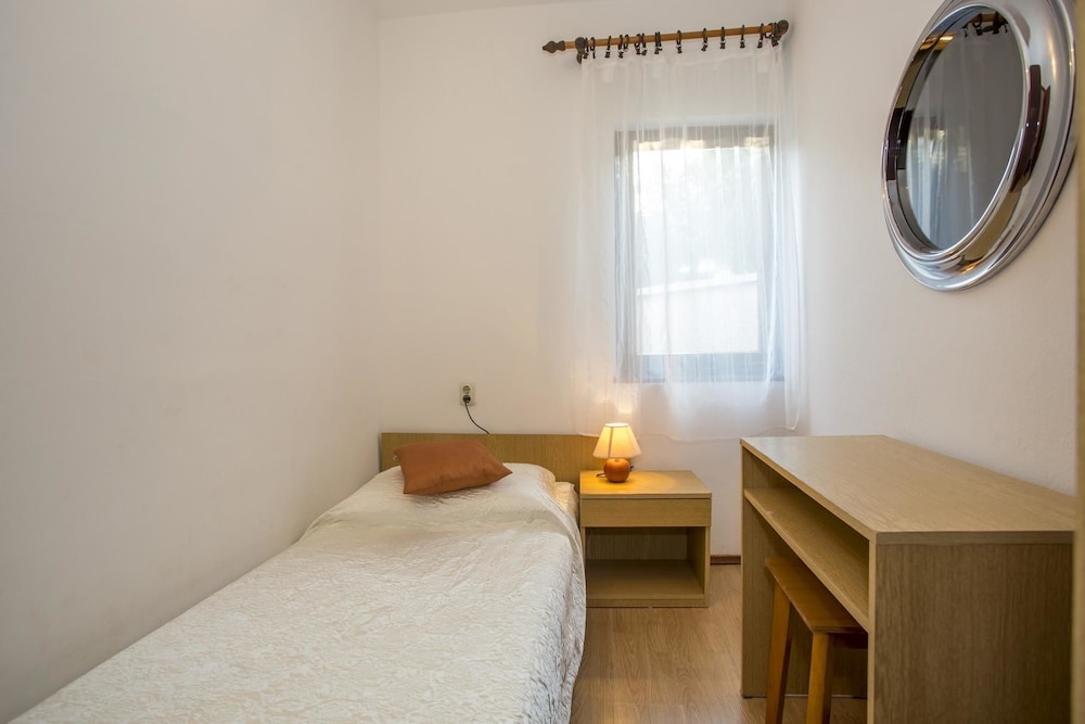 Apartment 34