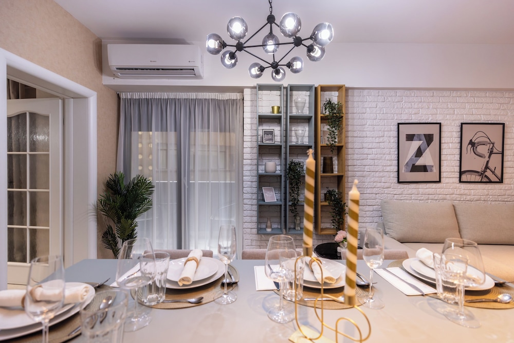 Aiastay Bucharest River Apartments