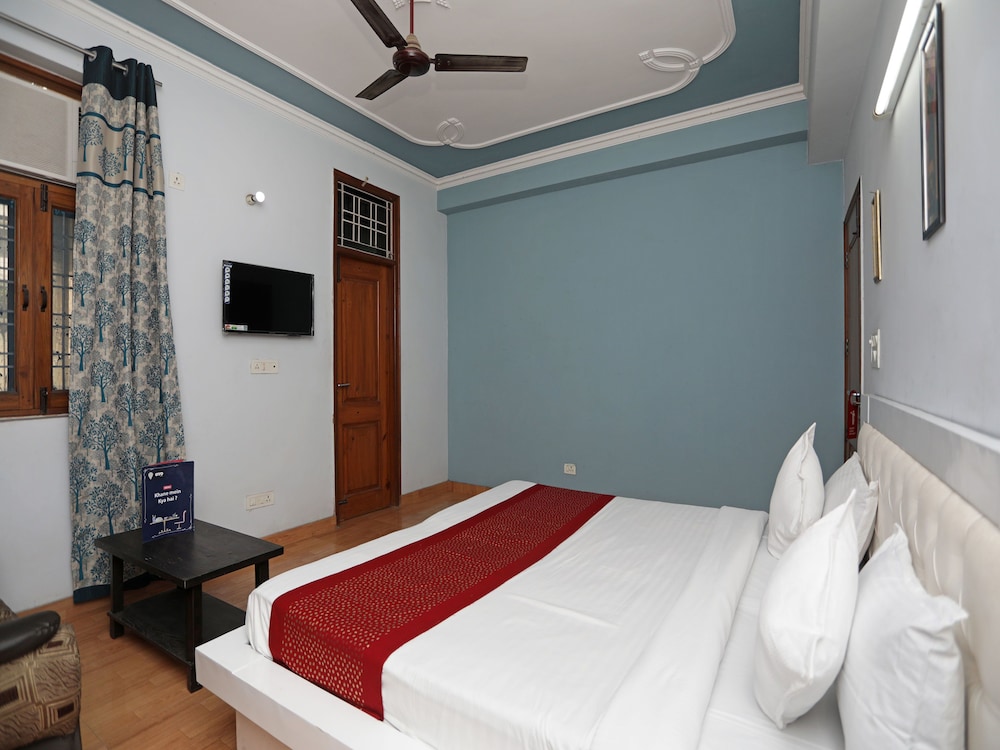 OYO 12502 City Hotel