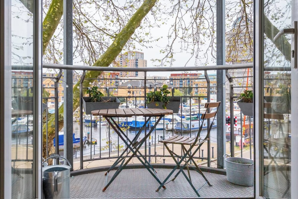 Unique Waterfront 2BD Flat - Rotherhithe