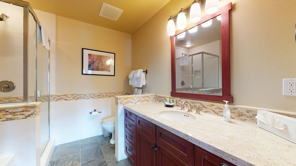 Juniper Crest 1 4 Bedroom Townhouse by RedAwning
