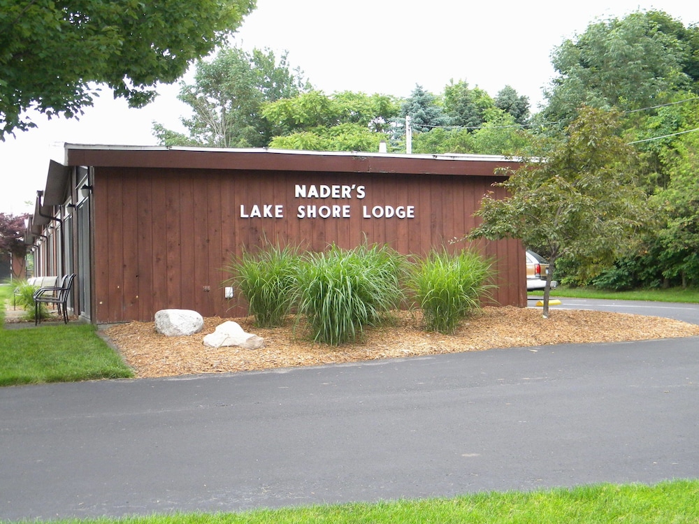 Nader's Motel & Suites