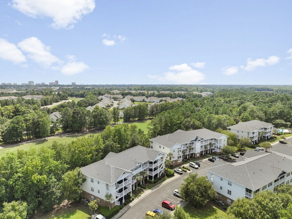 Arbor Trace #832 2 Bedroom Condo by RedAwning view 4