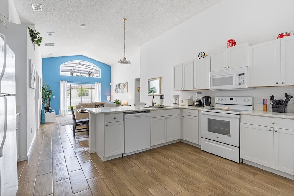 Entertaining Game Room 4BR Near Disney