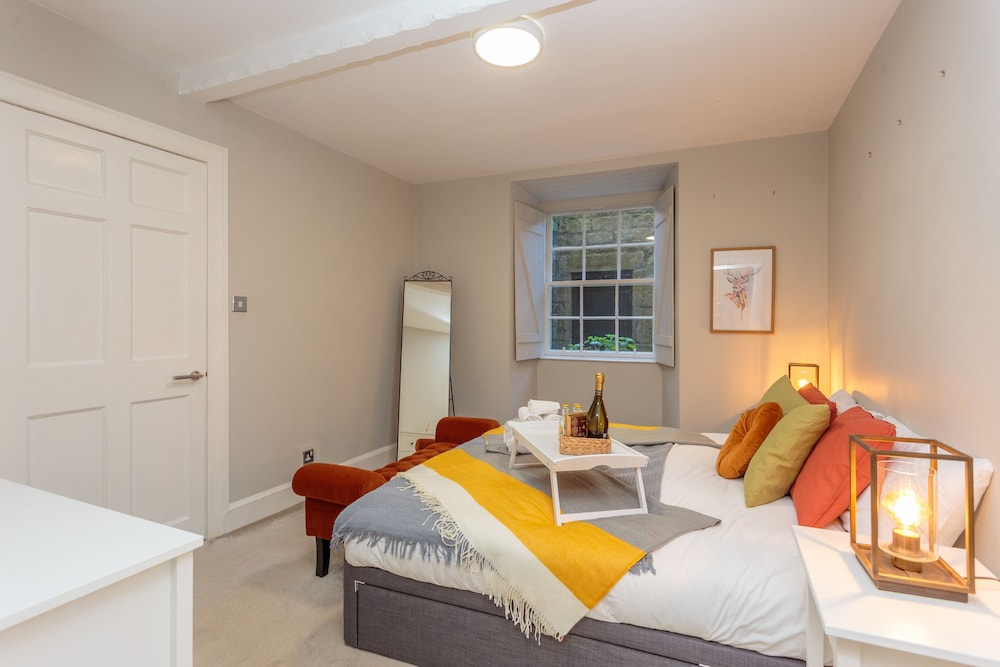 Beautiful Hideout in Center of Edinburgh - Business - Holidays view 2