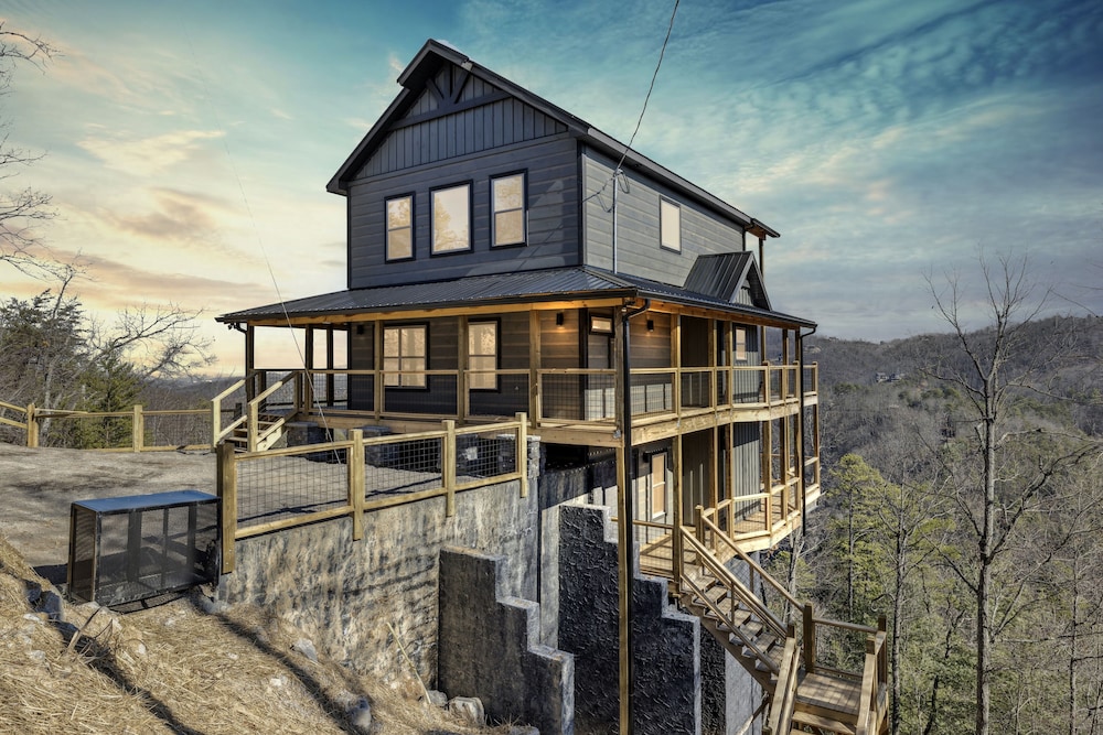 Jerne To The Top 4 Bedroom Cabin