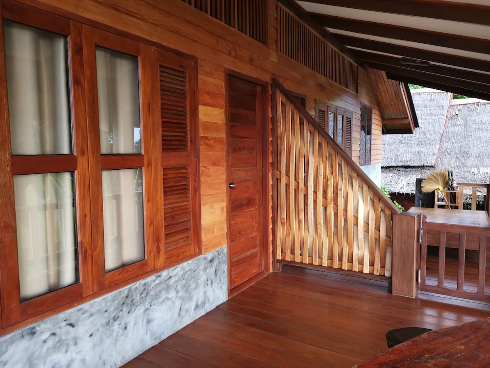 Phi Phi Relax Beach Resort