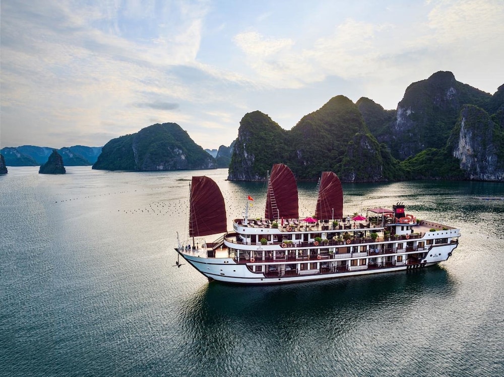 Alisa Luxury Cruise - Image 3