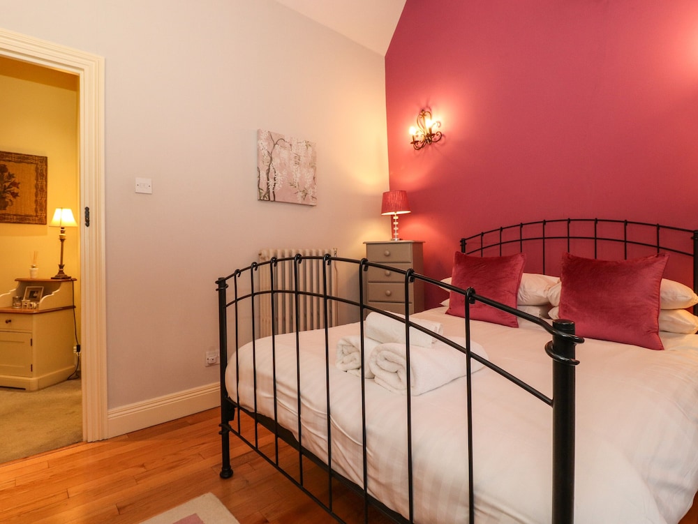 Charlottes Cottage