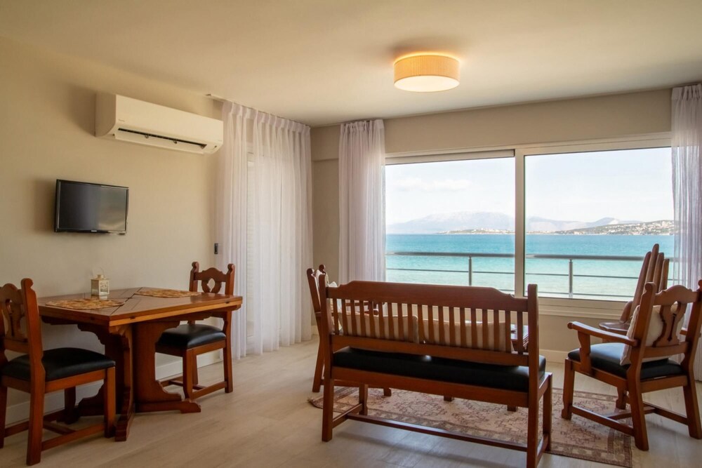 Apartment With Amazing View Near Beach in Cesme view 3