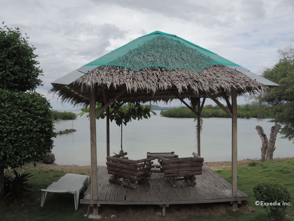 Moalboal Beach Resort