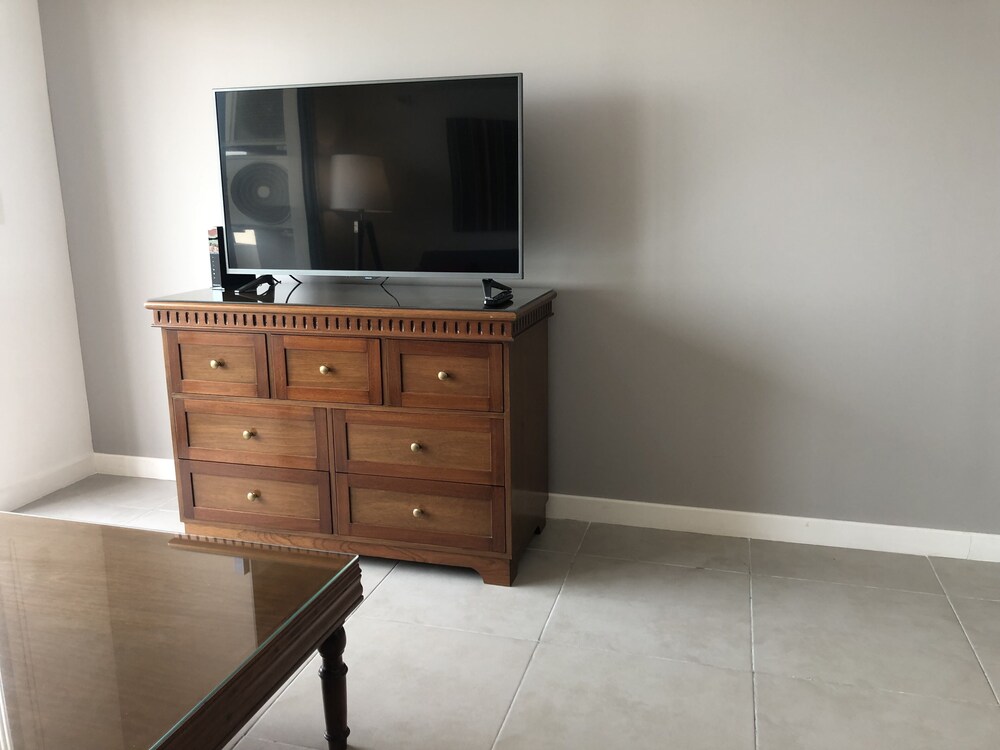 Deluxe 2bedr Apartment With Balcony
