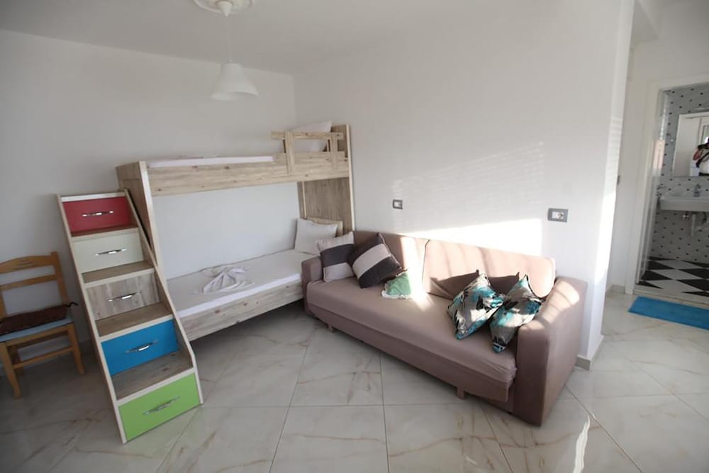 Vila Riza Veliu