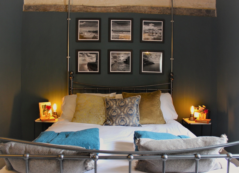 Hotel Boutique Fisherman's Grade II Listed Cottage - Image 1