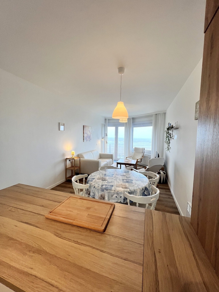 Apartment in Middelkerke With Sea View