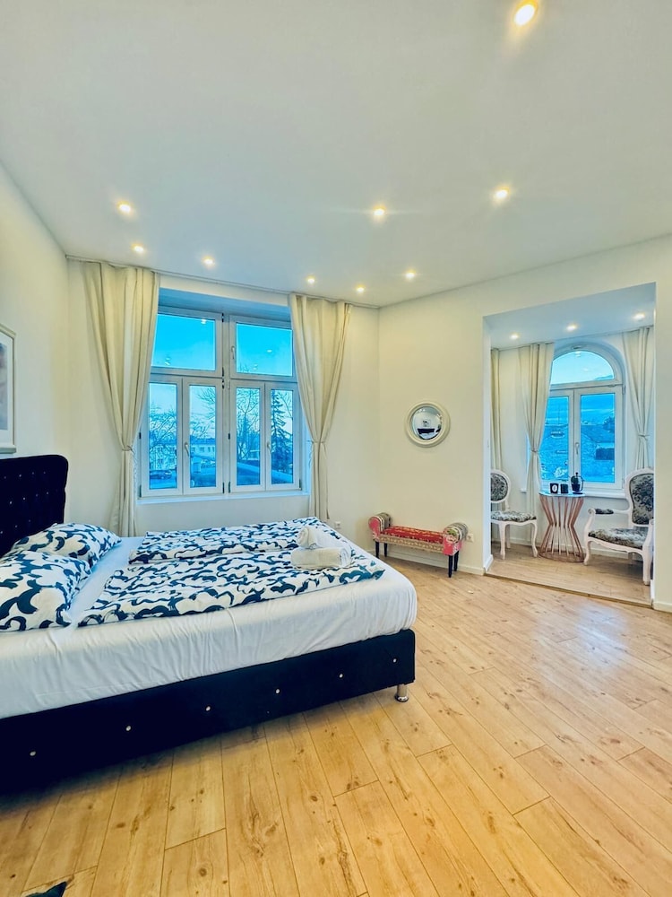 Spacious 3BR Near Kaufpark Alterlaa