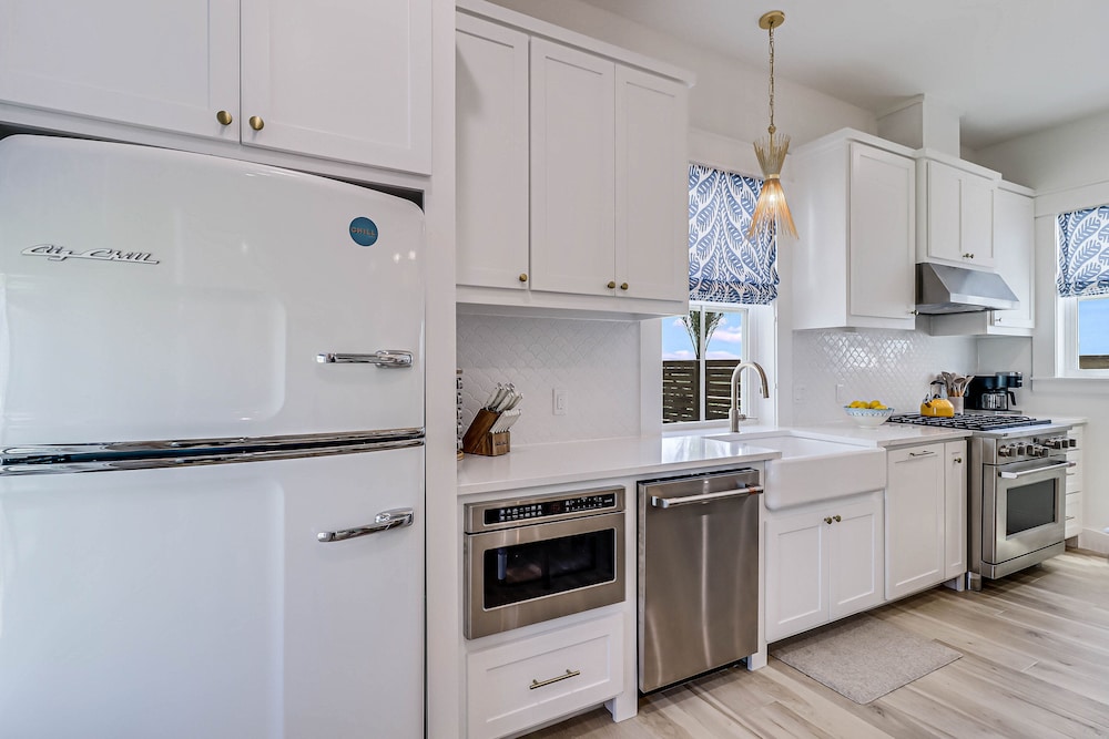 The Coastal Cottage 210esc-b