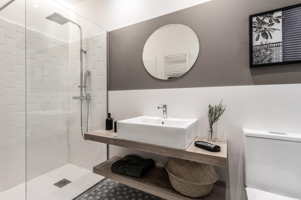 Ojen - 4 Bedrooms in Trafalgar